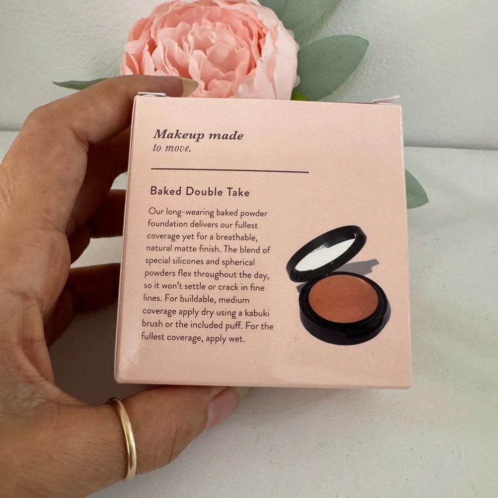 Laura Geller Double Take Baked Foundation - SAND
